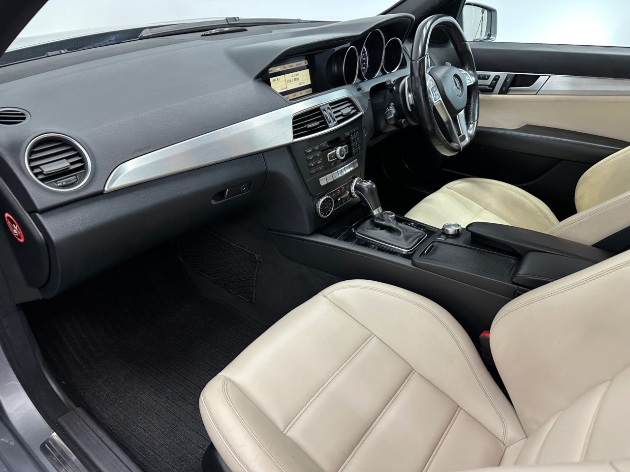 2011 MERCEDES C CLASS 6.3 C63 V8 AMG Edition 125 Saloon 4dr Petrol SpdS MCT Euro 5 (457 ps) - vehicle photo 33 for sale on PureCar