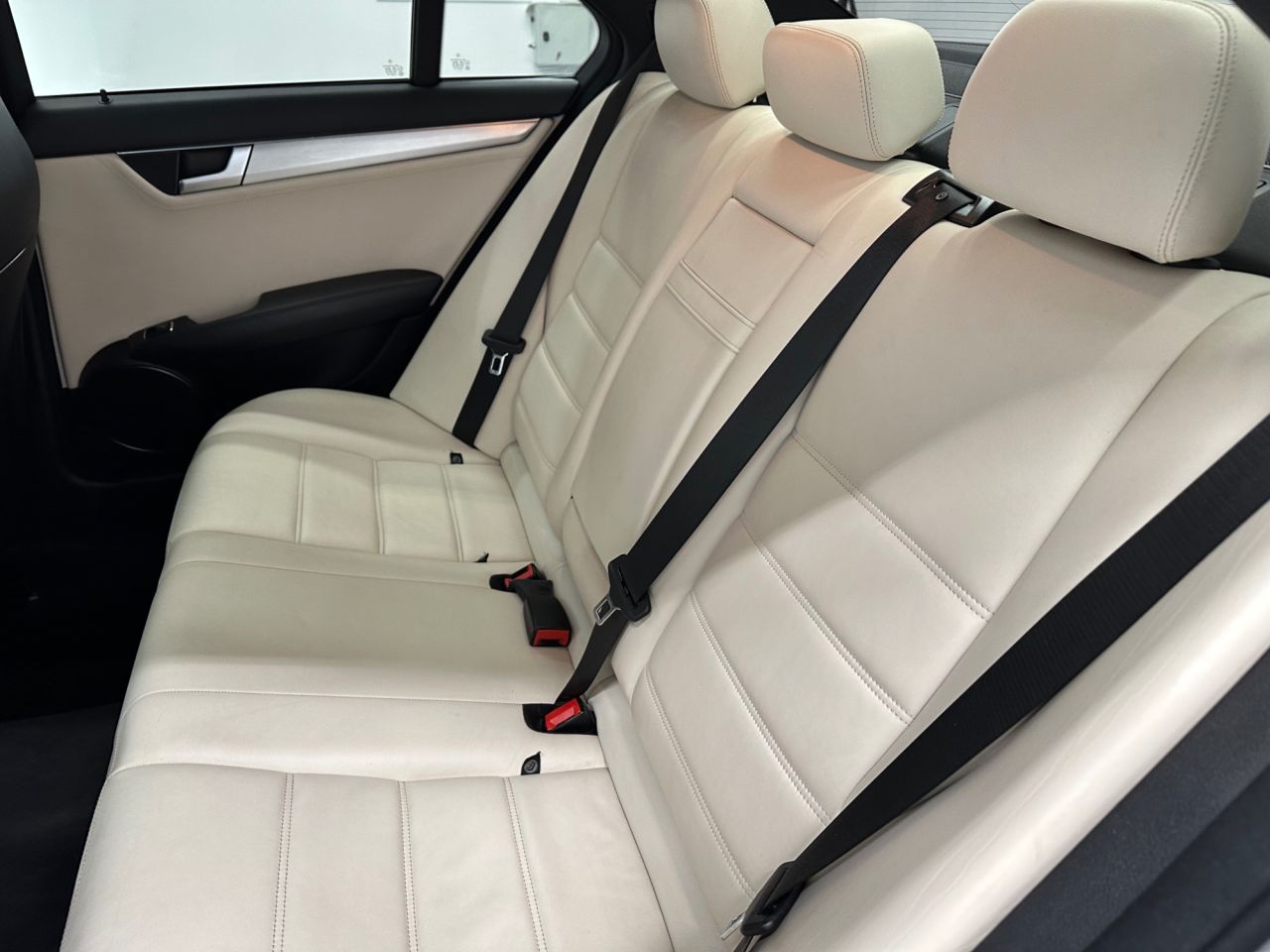 2011 MERCEDES C CLASS 6.3 C63 V8 AMG Edition 125 Saloon 4dr Petrol SpdS MCT Euro 5 (457 ps) - vehicle photo 34 for sale on PureCar