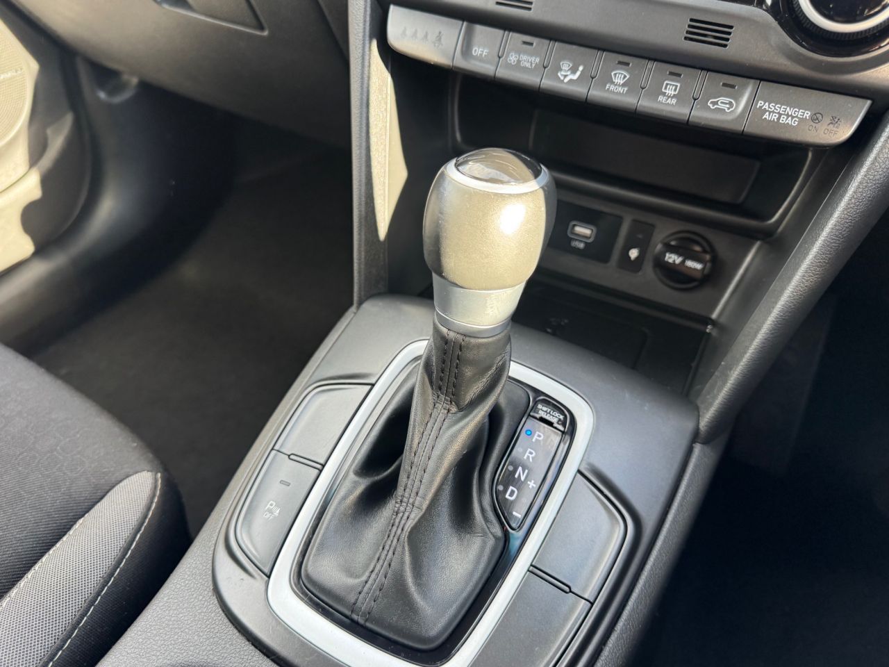 2020 HYUNDAI KONA 1.6 h-GDi Premium SUV 5dr Petrol Hybrid DCT Euro 6 (s/s) (141 ps) - vehicle photo 18 for sale on PureCar
