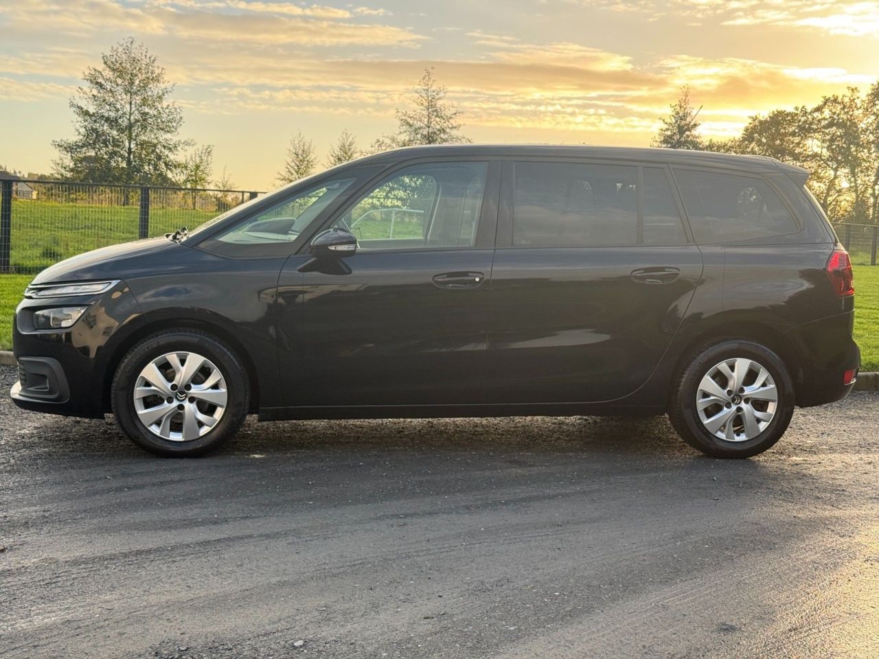 2018 CITROEN GRAND C4 SPACETOURER 1.6 BlueHDi Touch Edition MPV 5dr Diesel Manual Euro 6 (s/s) (100 ps) - vehicle photo 10 for sale on PureCar