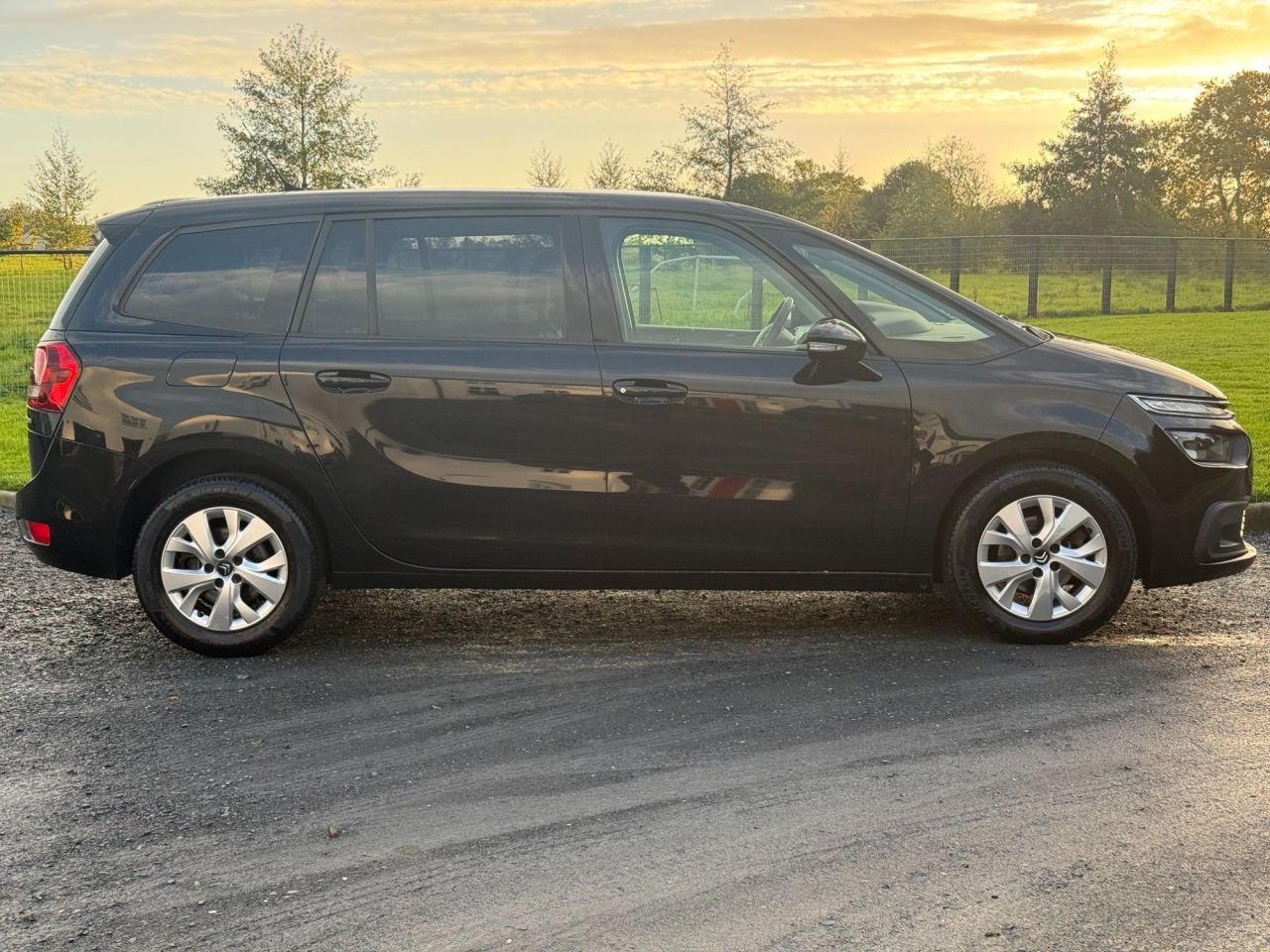 2018 CITROEN GRAND C4 SPACETOURER 1.6 BlueHDi Touch Edition MPV 5dr Diesel Manual Euro 6 (s/s) (100 ps) - vehicle photo 11 for sale on PureCar