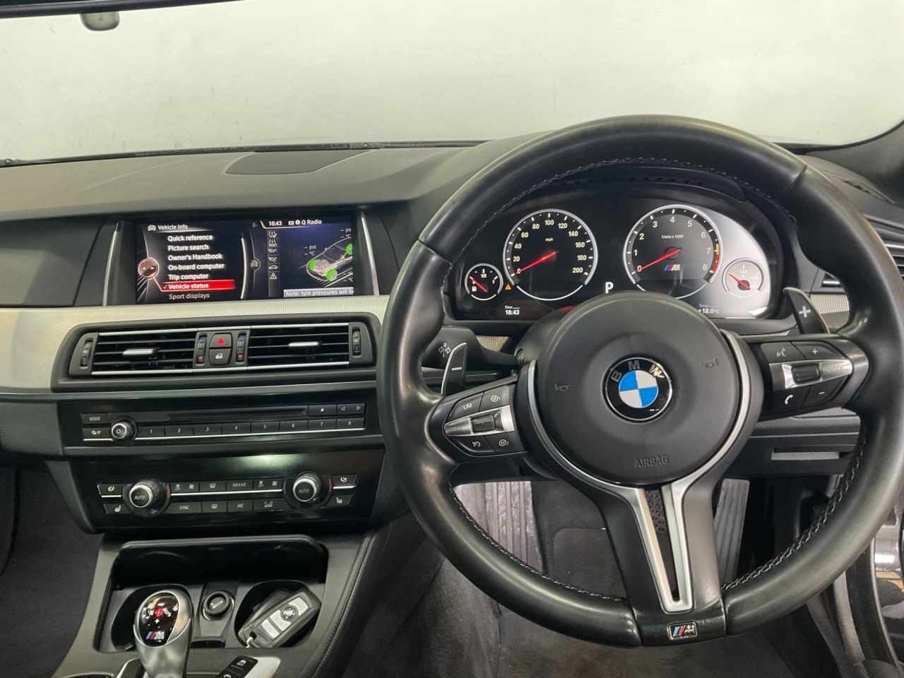 2016 BMW M5 4.4 V8 Saloon 4dr Petrol DCT Euro 6 (s/s) (560 ps) - vehicle photo 26 for sale on PureCar