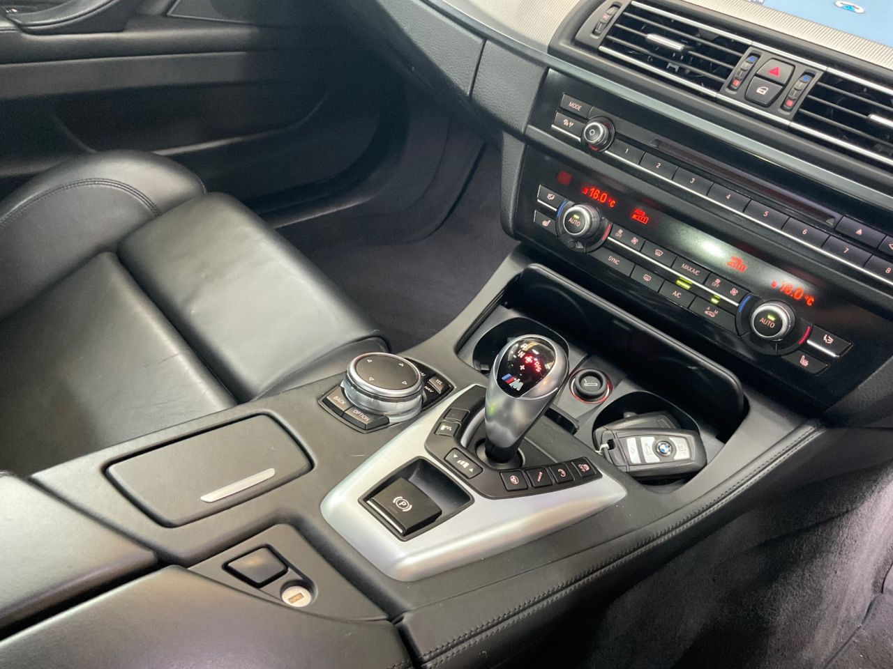 2016 BMW M5 4.4 V8 Saloon 4dr Petrol DCT Euro 6 (s/s) (560 ps) - vehicle photo 27 for sale on PureCar