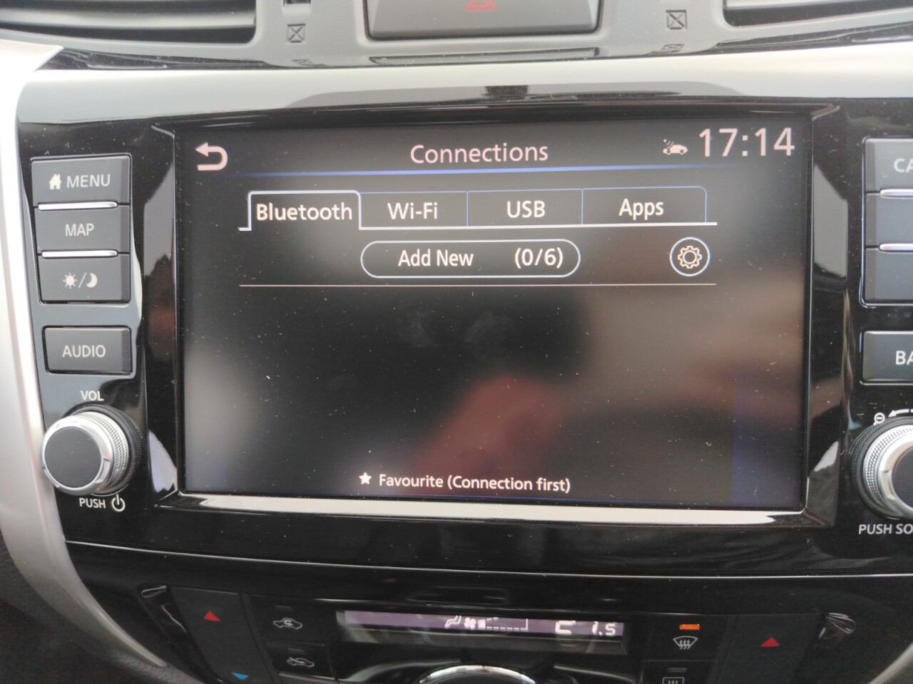 2020 NISSAN NAVARA 2.3 dCi Tekna Pickup Double Cab 4dr Diesel Auto 4WD Euro 6 (190 ps) - vehicle photo 15 for sale on PureCar