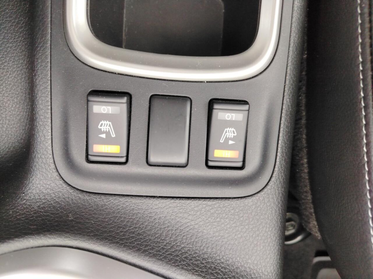 2020 NISSAN NAVARA 2.3 dCi Tekna Pickup Double Cab 4dr Diesel Auto 4WD Euro 6 (190 ps) - vehicle photo 19 for sale on PureCar