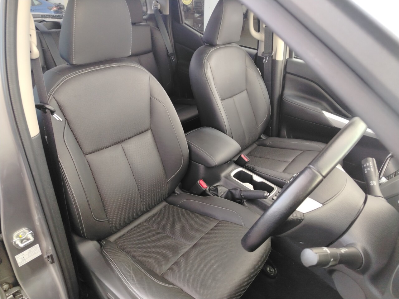 2020 NISSAN NAVARA 2.3 dCi Tekna Pickup Double Cab 4dr Diesel Auto 4WD Euro 6 (190 ps) - vehicle photo 22 for sale on PureCar