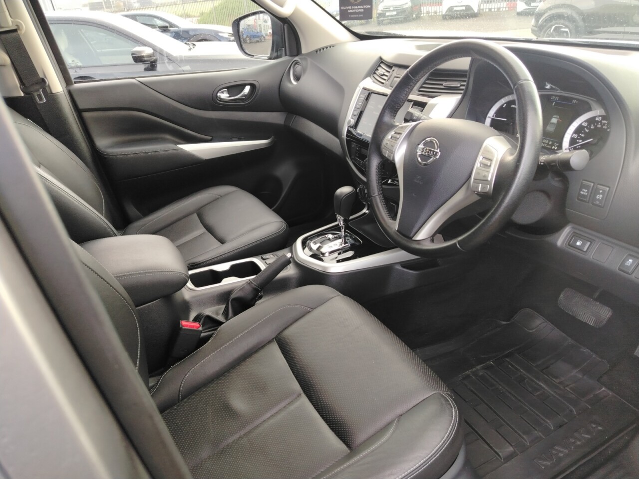 2020 NISSAN NAVARA 2.3 dCi Tekna Pickup Double Cab 4dr Diesel Auto 4WD Euro 6 (190 ps) - vehicle photo 11 for sale on PureCar
