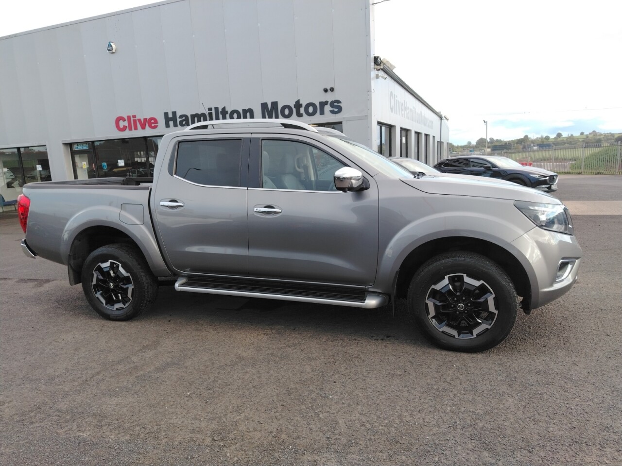 2020 NISSAN NAVARA 2.3 dCi Tekna Pickup Double Cab 4dr Diesel Auto 4WD Euro 6 (190 ps) - vehicle photo 2 for sale on PureCar