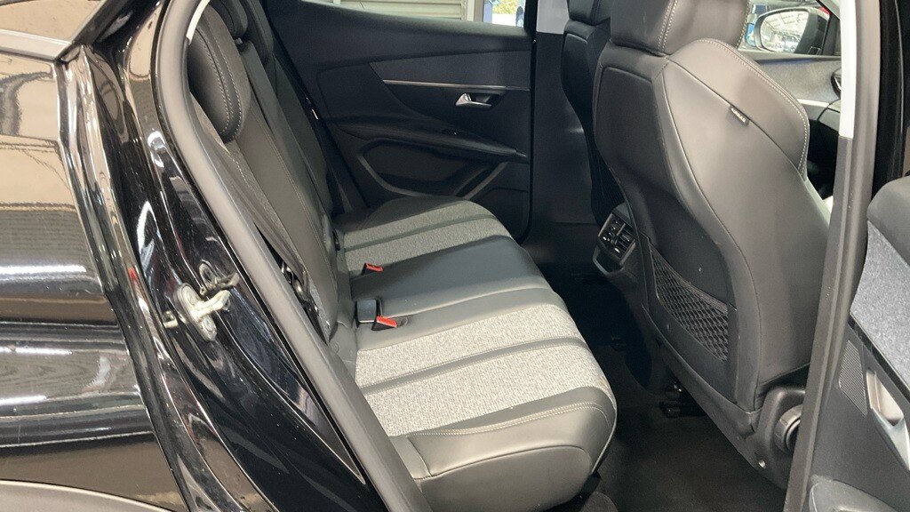 2020 Peugeot 3008 — image 5