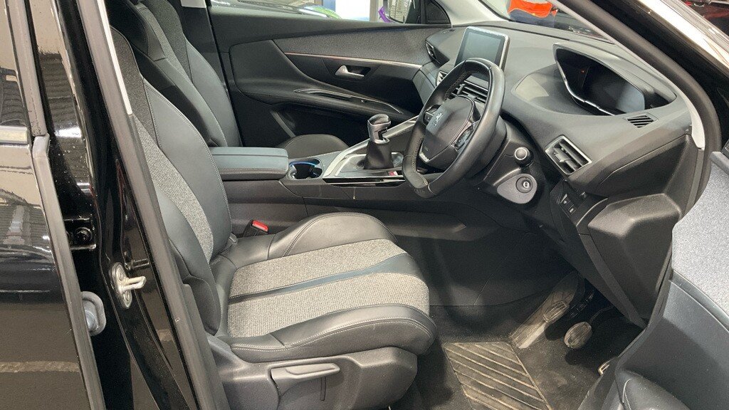 2020 Peugeot 3008 — image 6