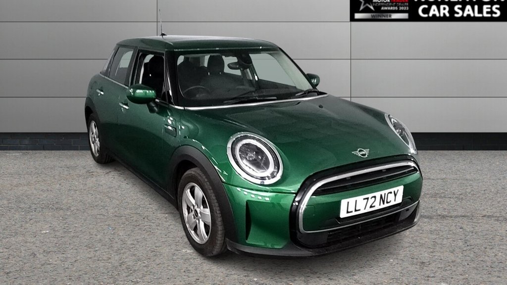 2022 MINI Hatch — image 1