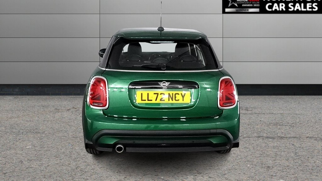 2022 MINI Hatch — image 3