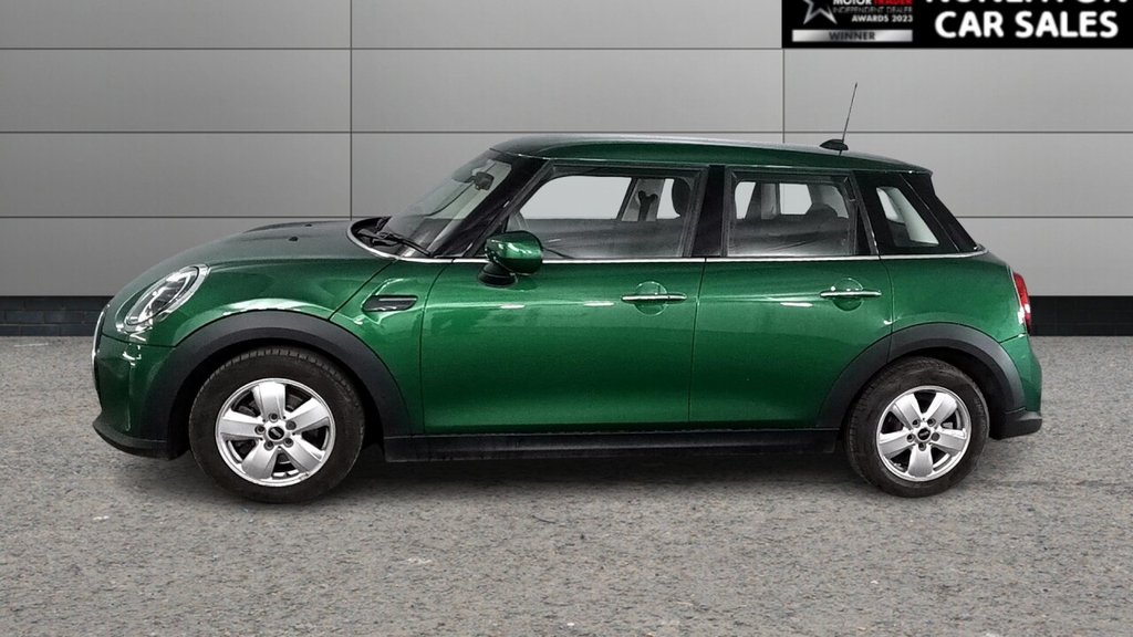 2022 MINI Hatch — image 5
