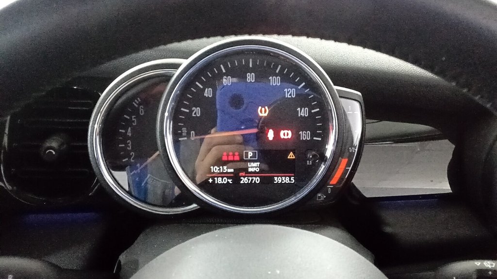 2022 MINI Hatch — image 11