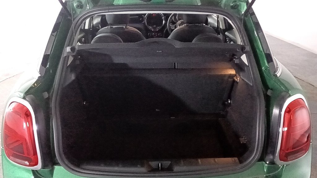 2022 MINI Hatch — image 13