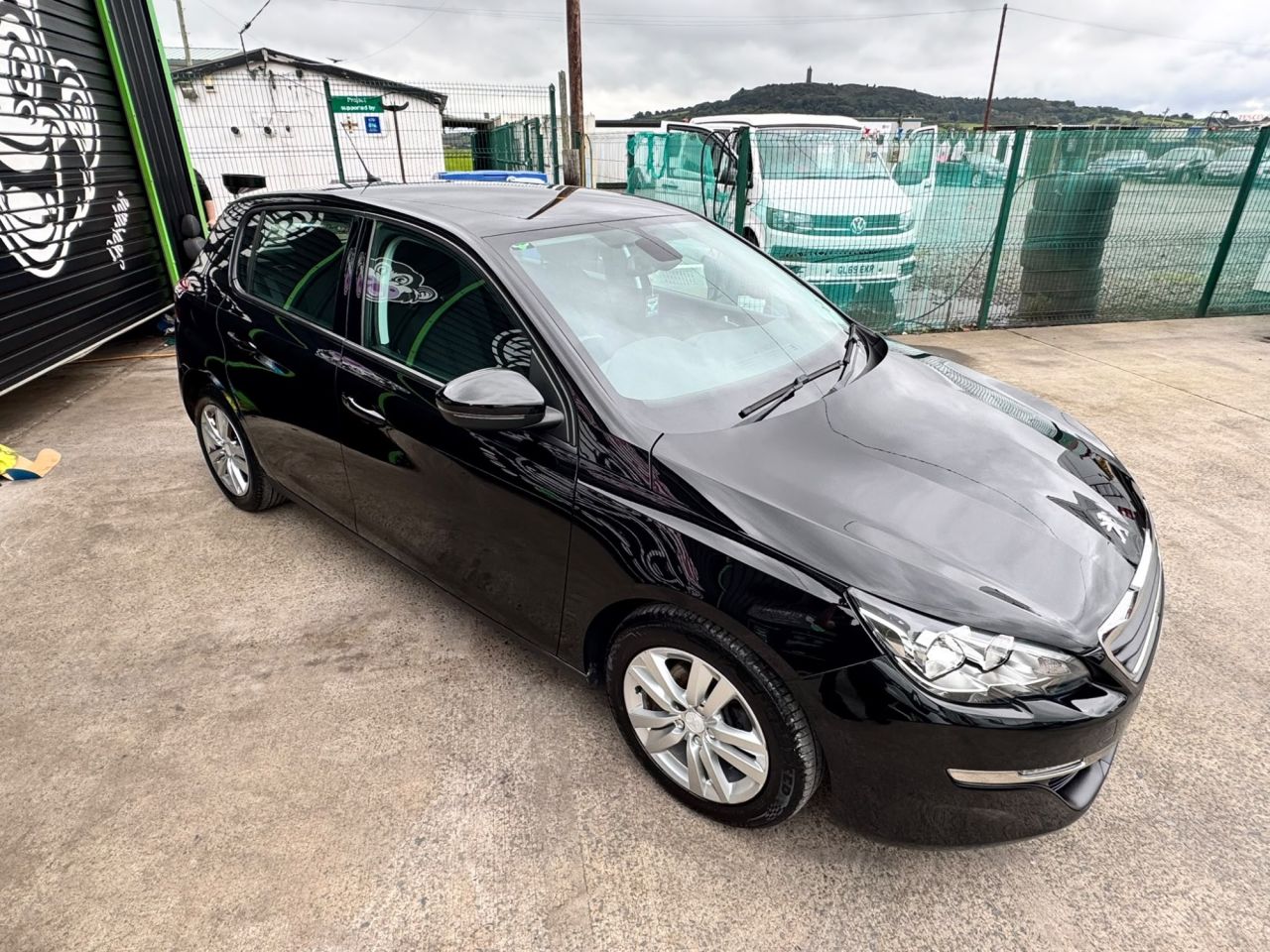 2016 PEUGEOT 1.6 BlueHDi Active Hatchback 5dr Diesel Manual Euro 6 (s/s) (120 ps) - vehicle photo 6 for sale on PureCar