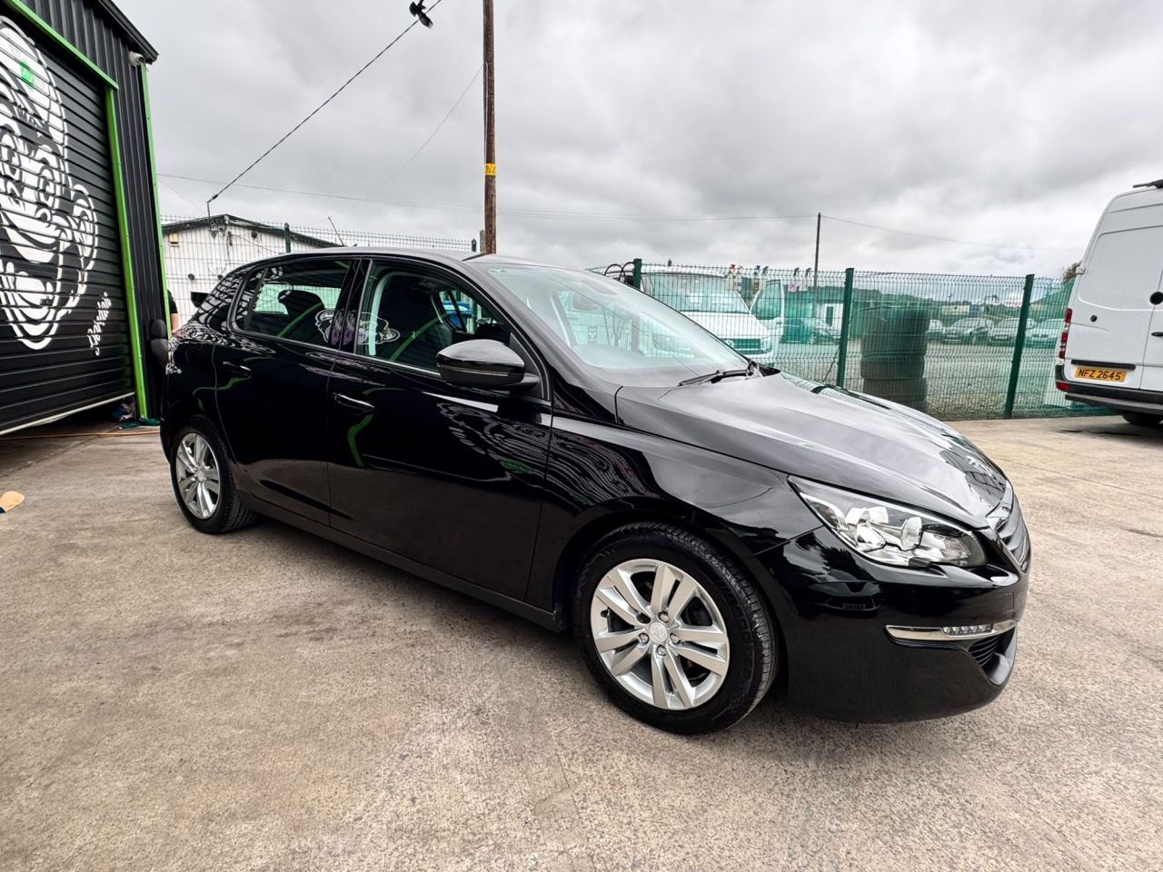 2016 PEUGEOT 1.6 BlueHDi Active Hatchback 5dr Diesel Manual Euro 6 (s/s) (120 ps) - vehicle photo 7 for sale on PureCar