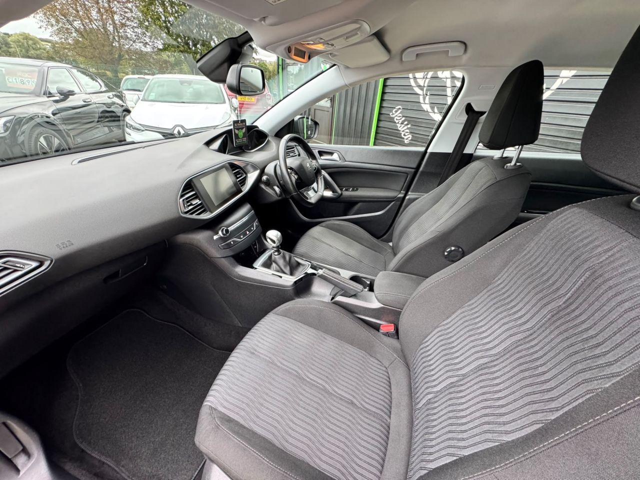 2016 PEUGEOT 1.6 BlueHDi Active Hatchback 5dr Diesel Manual Euro 6 (s/s) (120 ps) - vehicle photo 11 for sale on PureCar