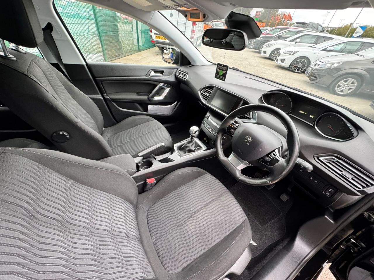 2016 PEUGEOT 1.6 BlueHDi Active Hatchback 5dr Diesel Manual Euro 6 (s/s) (120 ps) - vehicle photo 16 for sale on PureCar