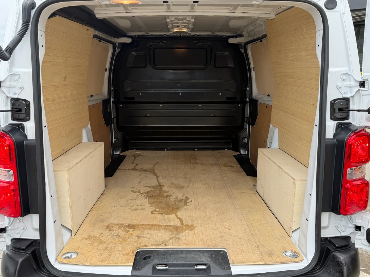 2025 CITROEN DISPATCH 1.5 BlueHDi Enterprise M Panel Van 6dr Diesel Manual MWB Euro 6 (s/s) (120 - vehicle photo 17 for sale on PureCar