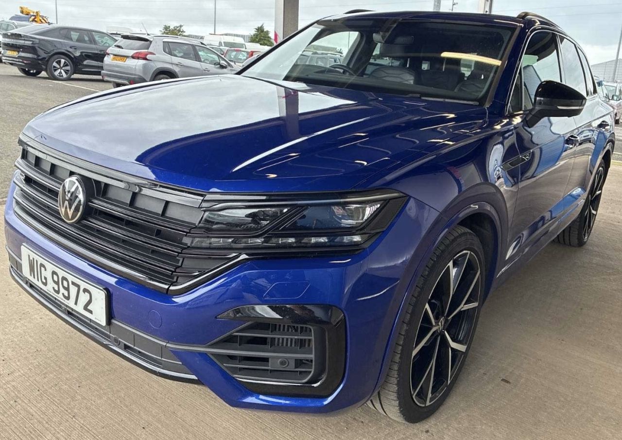 2023 VOLKSWAGEN TOUAREG 3.0 V6 TSI eHybrid 14.3kWh R SUV 5dr Petrol Plug-in Hybrid Tiptronic 4Motio - vehicle photo 2 for sale on PureCar