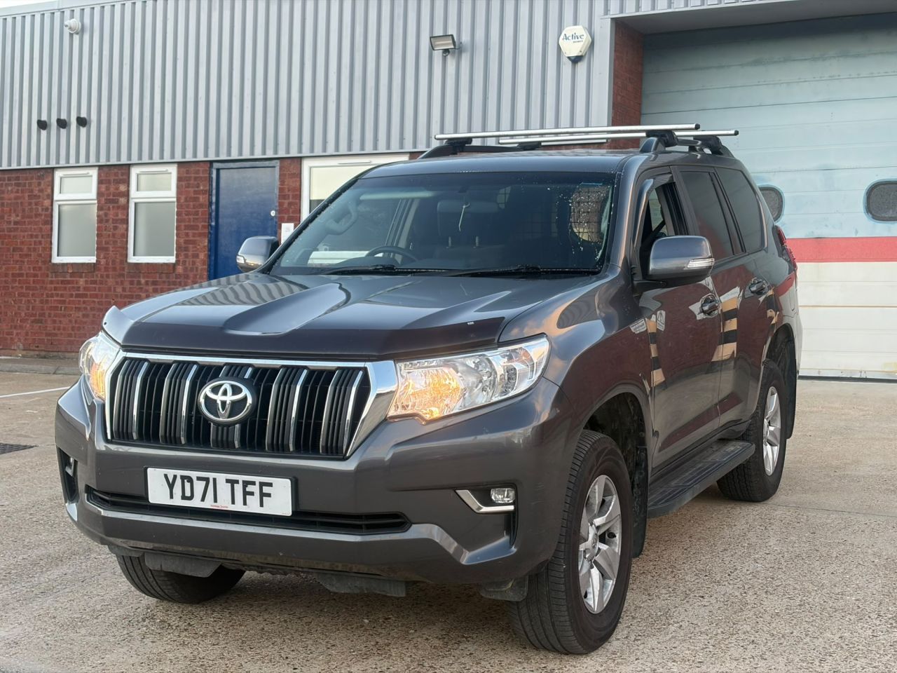 2022 TOYOTA LAND CRUISER 2.8D Active (Navi) Panel Van 5dr Diesel Auto 4WD LWB Euro 6 (s/s) (204 ps) - vehicle photo 3 for sale on PureCar