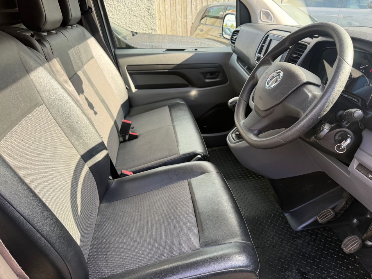 2020 VAUXHALL VIVARO 1.5 Turbo D 2700 Dynamic Panel Van 6dr Diesel Manual L1 H1 Euro 6 (s/s) (12 - vehicle photo 5 for sale on PureCar