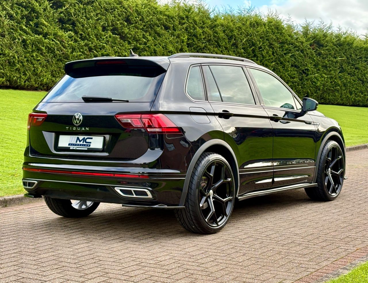 2023 VOLKSWAGEN TIGUAN 1.5 TSI R-Line Edition SUV 5dr Petrol DSG Euro 6 (s/s) (150 ps) - vehicle photo 3 for sale on PureCar