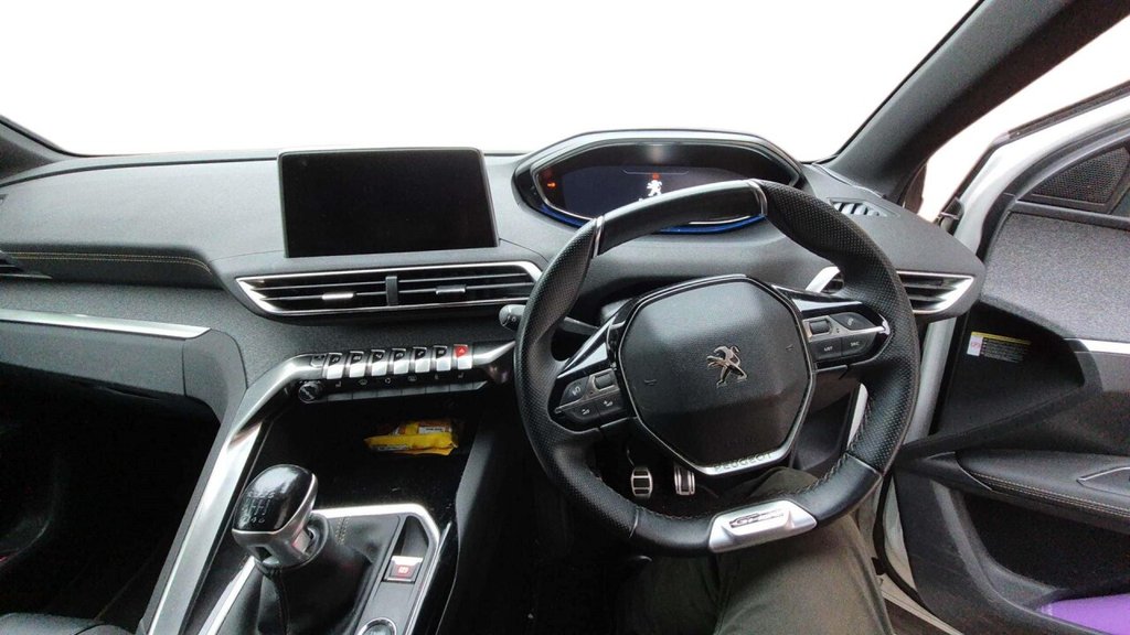 2019 Peugeot 3008 — image 7