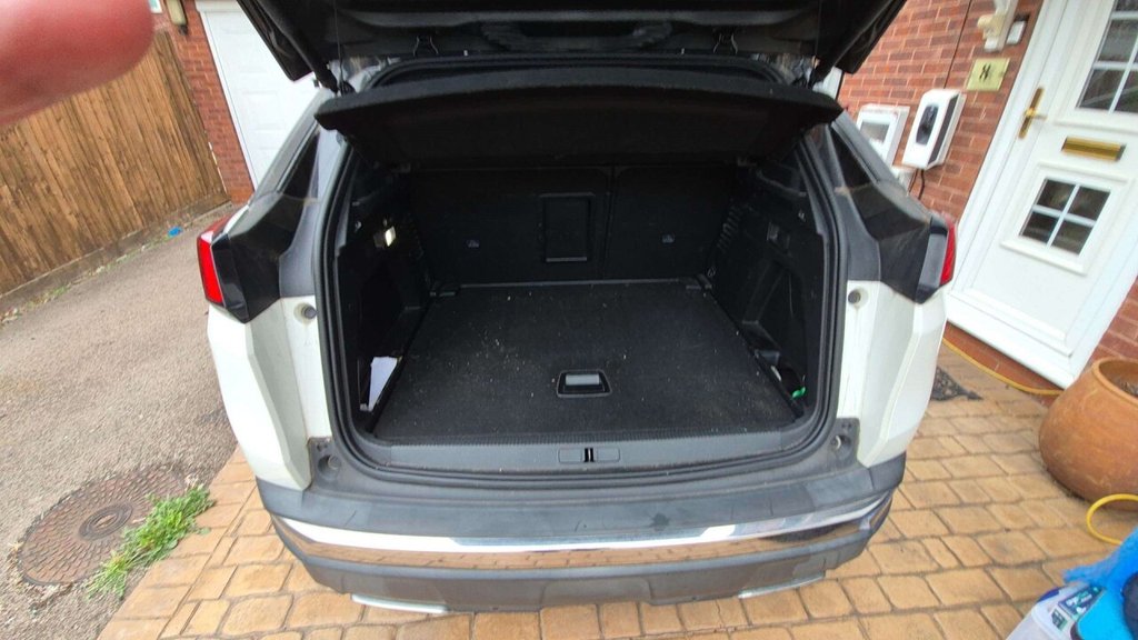2019 Peugeot 3008 — image 10