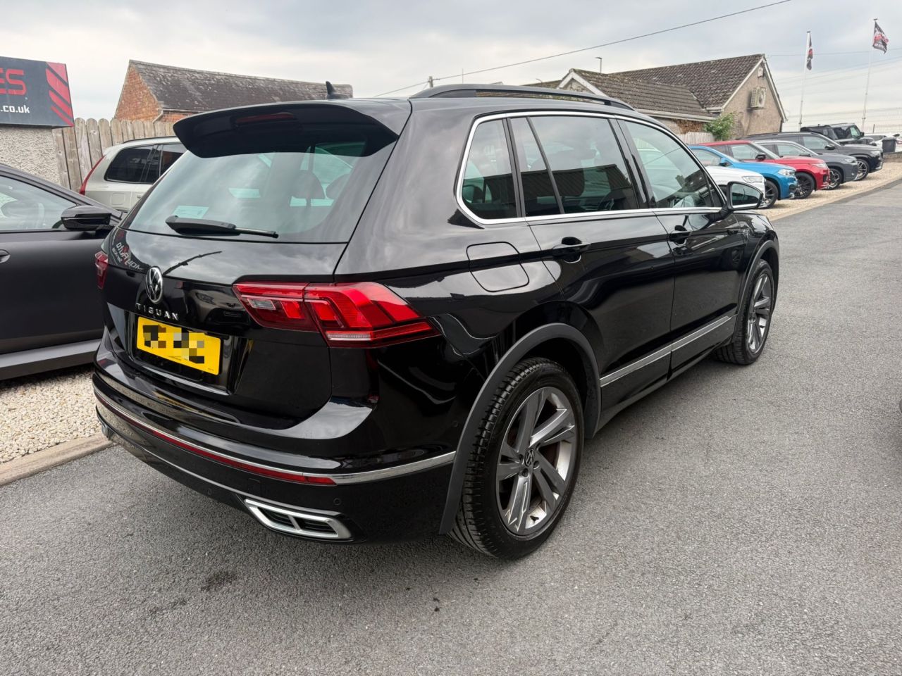 2023 VOLKSWAGEN TIGUAN 1.5 TSI R-Line Edition SUV 5dr Petrol DSG Euro 6 (s/s) (150 ps) - vehicle photo 2 for sale on PureCar