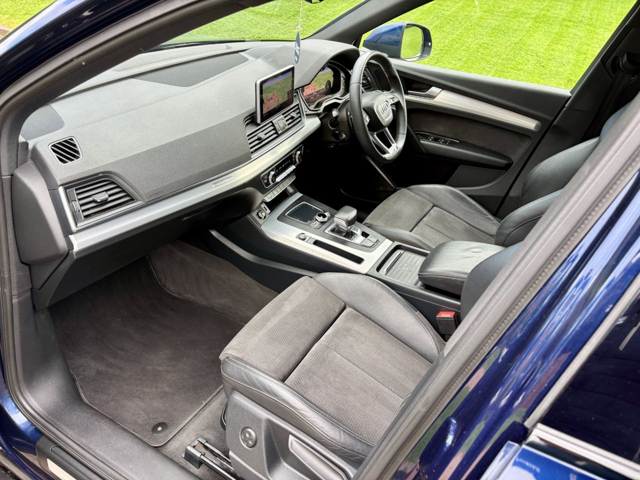 2019 AUDI Q5 S Line - vehicle photo 11 for sale on PureCar