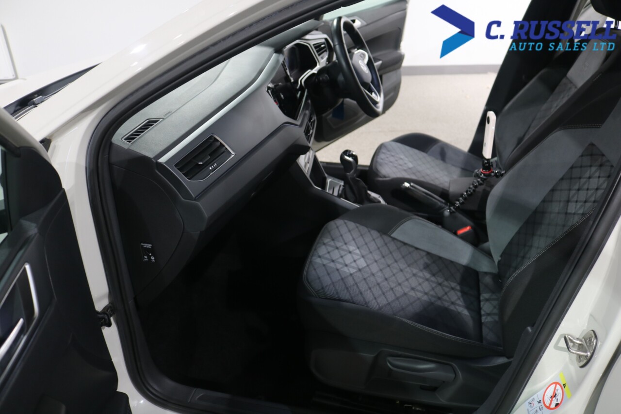 2022 VOLKSWAGEN POLO 1.0 TSI R-Line Hatchback 5dr Petrol Manual Euro 6 (s/s) (95 ps) - vehicle photo 28 for sale on PureCar