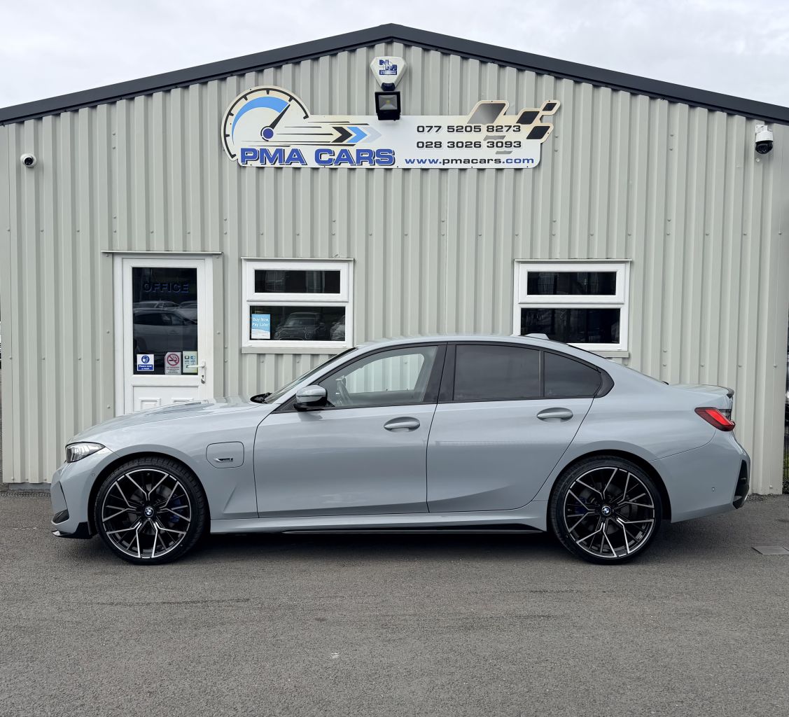 2023 BMW 3 SERIES 2.0 330e 12kWh M Sport Saloon 4dr Petrol Plug-in Hybrid Auto Euro 6 (s/s) ( - vehicle photo 6 for sale on PureCar