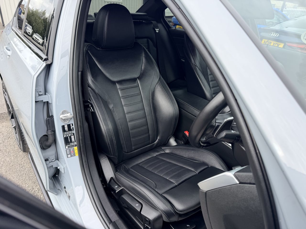 2023 BMW 3 SERIES 2.0 330e 12kWh M Sport Saloon 4dr Petrol Plug-in Hybrid Auto Euro 6 (s/s) ( - vehicle photo 10 for sale on PureCar
