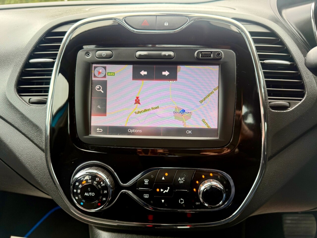 2017 RENAULT CAPTUR 1.5 dCi Dynamique Nav Diesel (AUTOMATIC ONLY 30000 MILES) - vehicle photo 12 for sale on PureCar