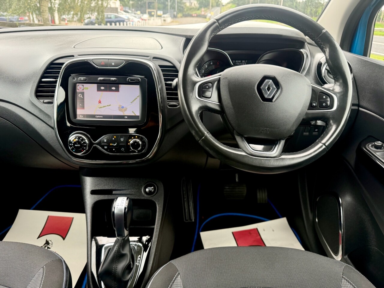2017 RENAULT CAPTUR 1.5 dCi Dynamique Nav Diesel (AUTOMATIC ONLY 30000 MILES) - vehicle photo 13 for sale on PureCar