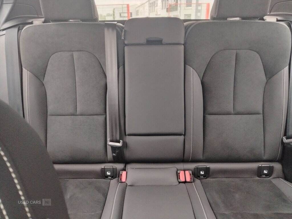 2026 VOLVO XC40 2.0 B4 MHEV Plus Dark SUV 5dr Petrol Hybrid DCT Auto Euro 6 (s/s) (197 ps) - vehicle photo 12 for sale on PureCar