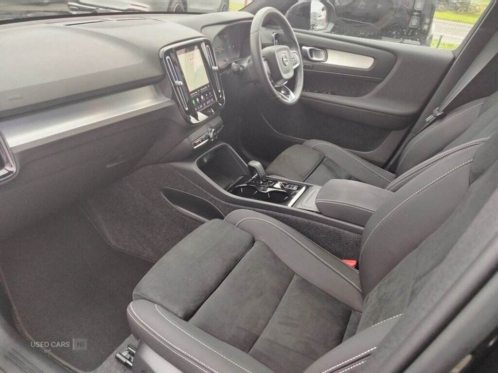 2026 VOLVO XC40 2.0 B4 MHEV Plus Dark SUV 5dr Petrol Hybrid DCT Auto Euro 6 (s/s) (197 ps) - vehicle photo 13 for sale on PureCar