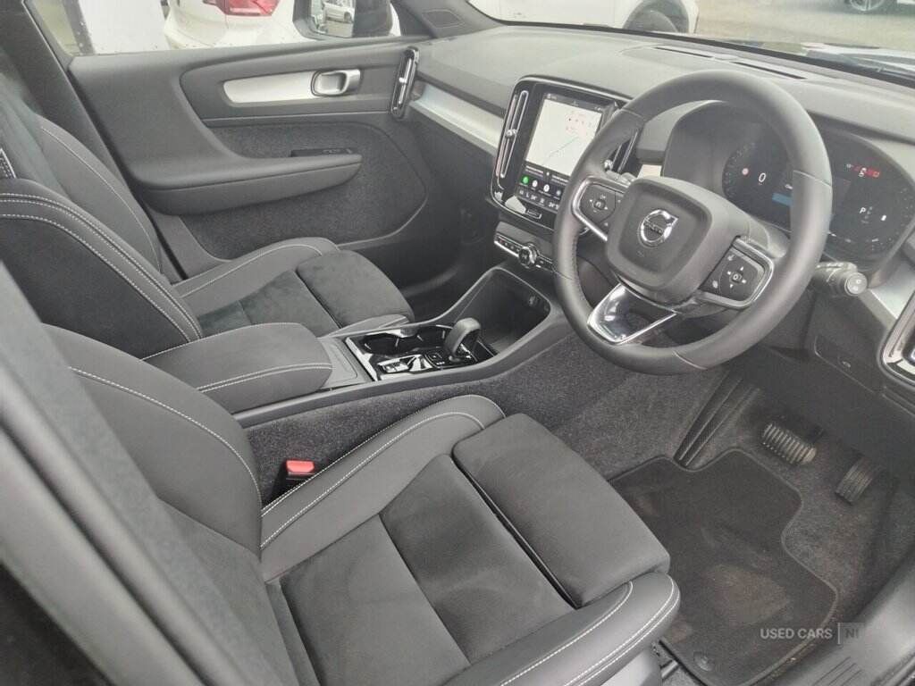 2026 VOLVO XC40 2.0 B4 MHEV Plus Dark SUV 5dr Petrol Hybrid DCT Auto Euro 6 (s/s) (197 ps) - vehicle photo 18 for sale on PureCar