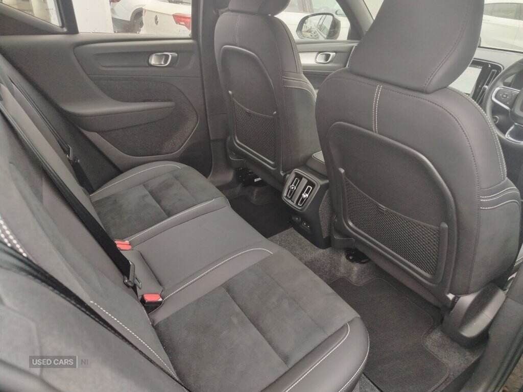 2026 VOLVO XC40 2.0 B4 MHEV Plus Dark SUV 5dr Petrol Hybrid DCT Auto Euro 6 (s/s) (197 ps) - vehicle photo 20 for sale on PureCar