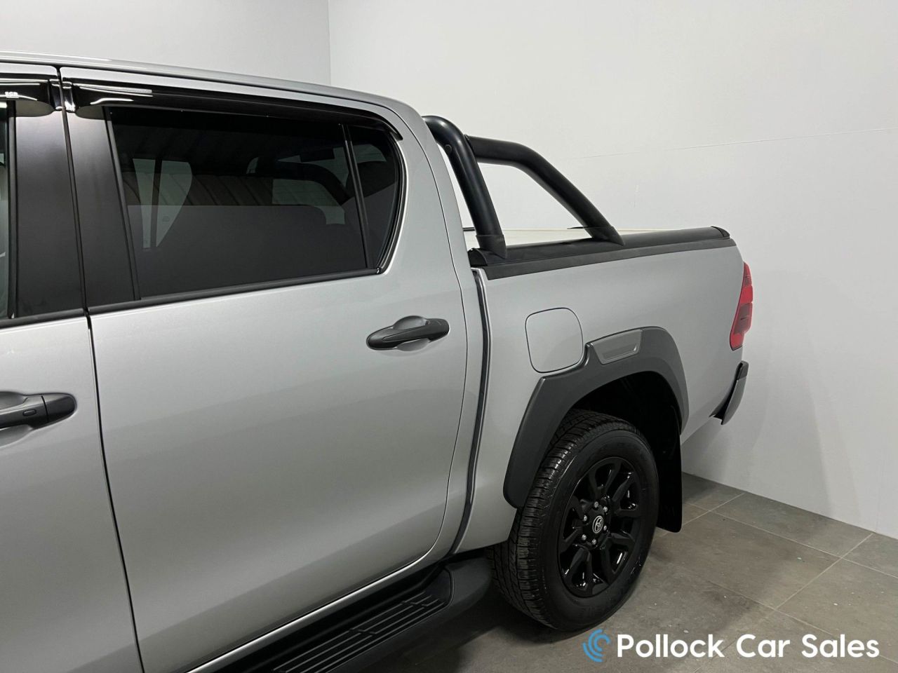 2025 TOYOTA HILUX 2.8 D-4D-h Invincible X Pickup 4dr Diesel Hybrid Auto 4WD Euro 6 (204 ps) C - vehicle photo 13 for sale on PureCar
