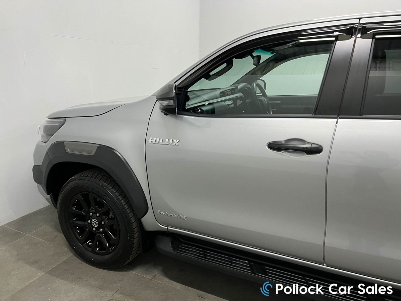 2025 TOYOTA HILUX 2.8 D-4D-h Invincible X Pickup 4dr Diesel Hybrid Auto 4WD Euro 6 (204 ps) C - vehicle photo 19 for sale on PureCar