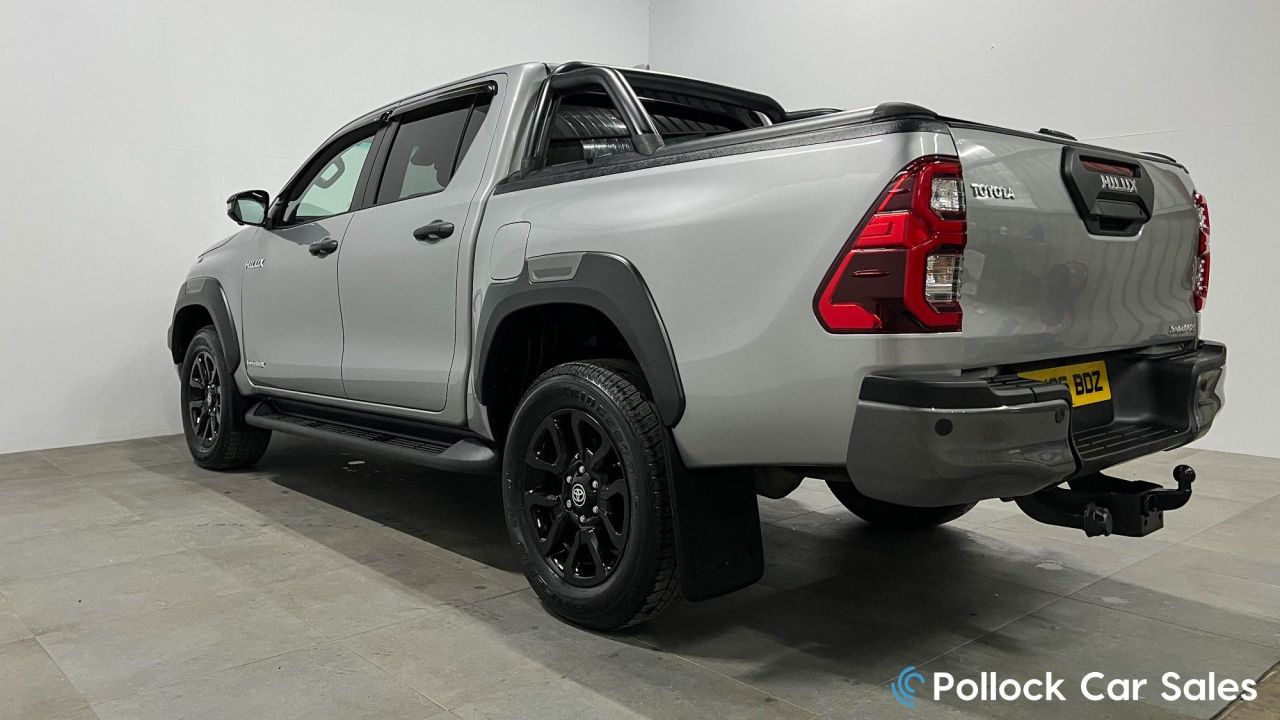 2025 TOYOTA HILUX 2.8 D-4D-h Invincible X Pickup 4dr Diesel Hybrid Auto 4WD Euro 6 (204 ps) C - vehicle photo 20 for sale on PureCar