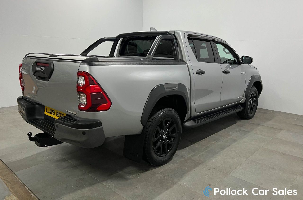2025 TOYOTA HILUX 2.8 D-4D-h Invincible X Pickup 4dr Diesel Hybrid Auto 4WD Euro 6 (204 ps) C - vehicle photo 21 for sale on PureCar