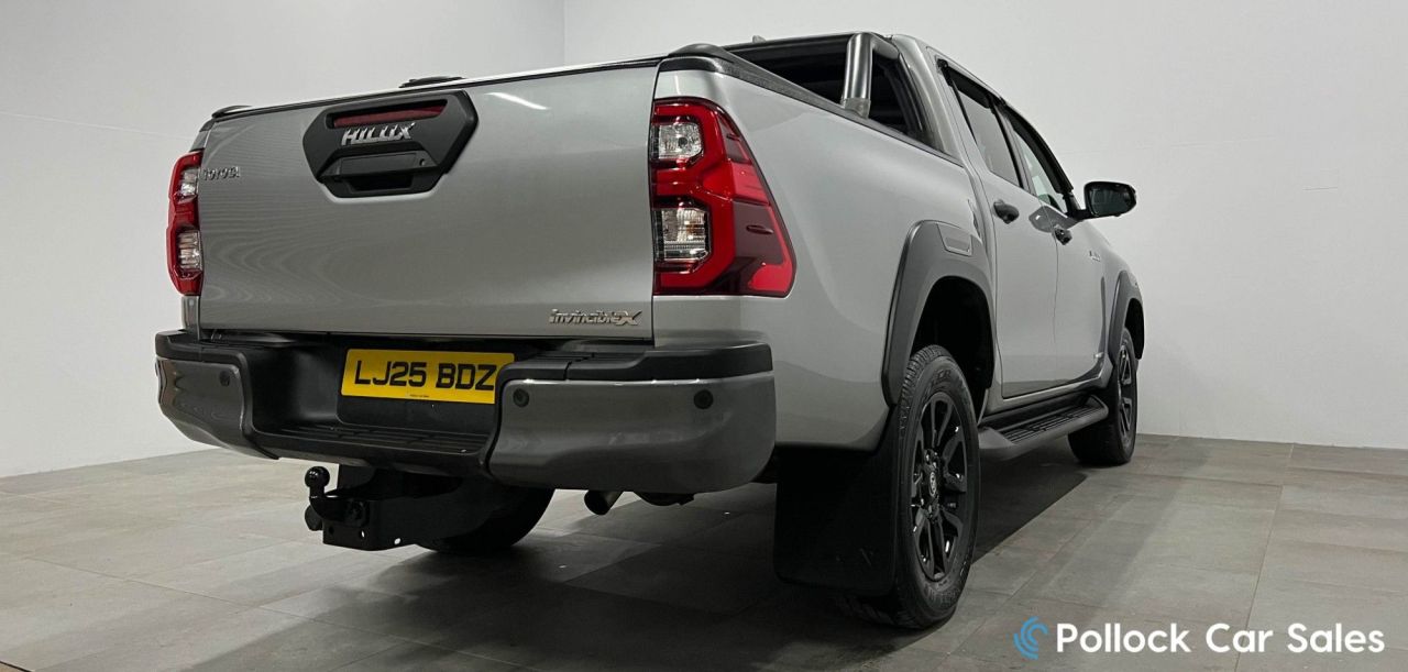 2025 TOYOTA HILUX 2.8 D-4D-h Invincible X Pickup 4dr Diesel Hybrid Auto 4WD Euro 6 (204 ps) C - vehicle photo 24 for sale on PureCar