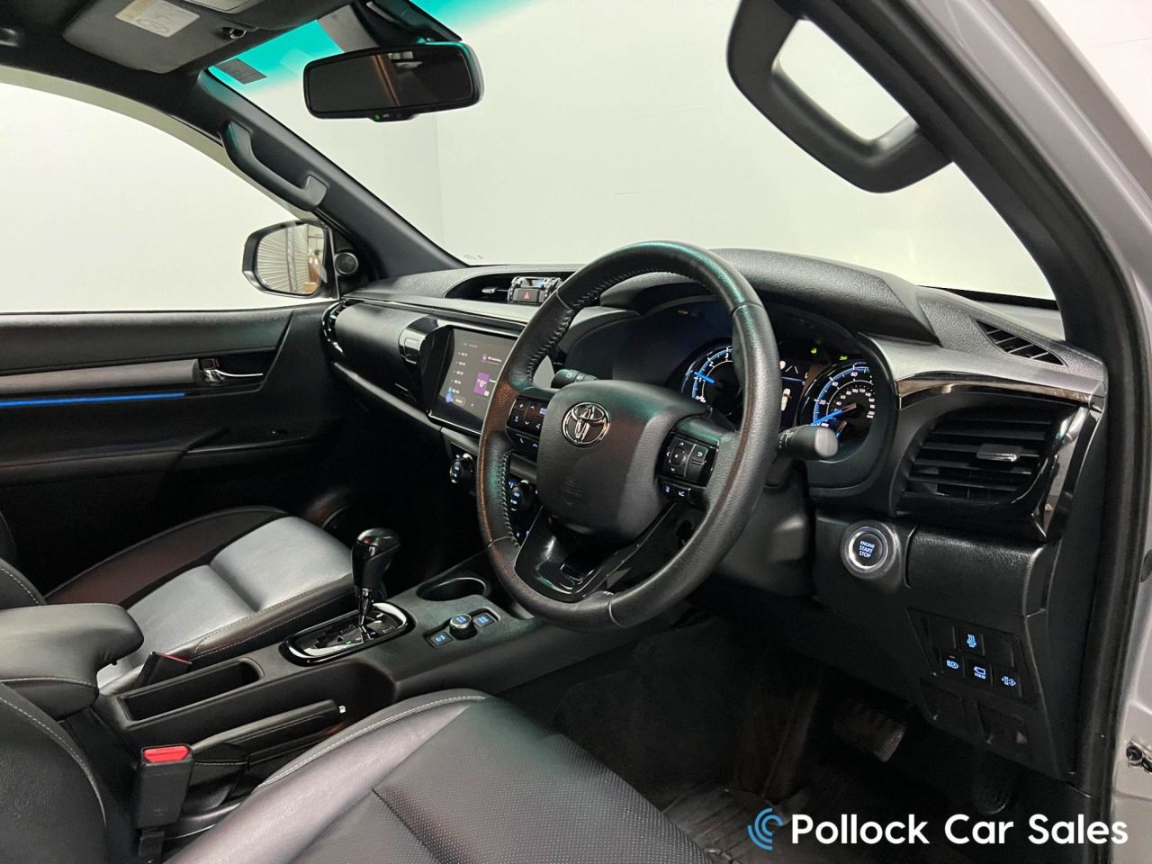 2025 TOYOTA HILUX 2.8 D-4D-h Invincible X Pickup 4dr Diesel Hybrid Auto 4WD Euro 6 (204 ps) C - vehicle photo 25 for sale on PureCar