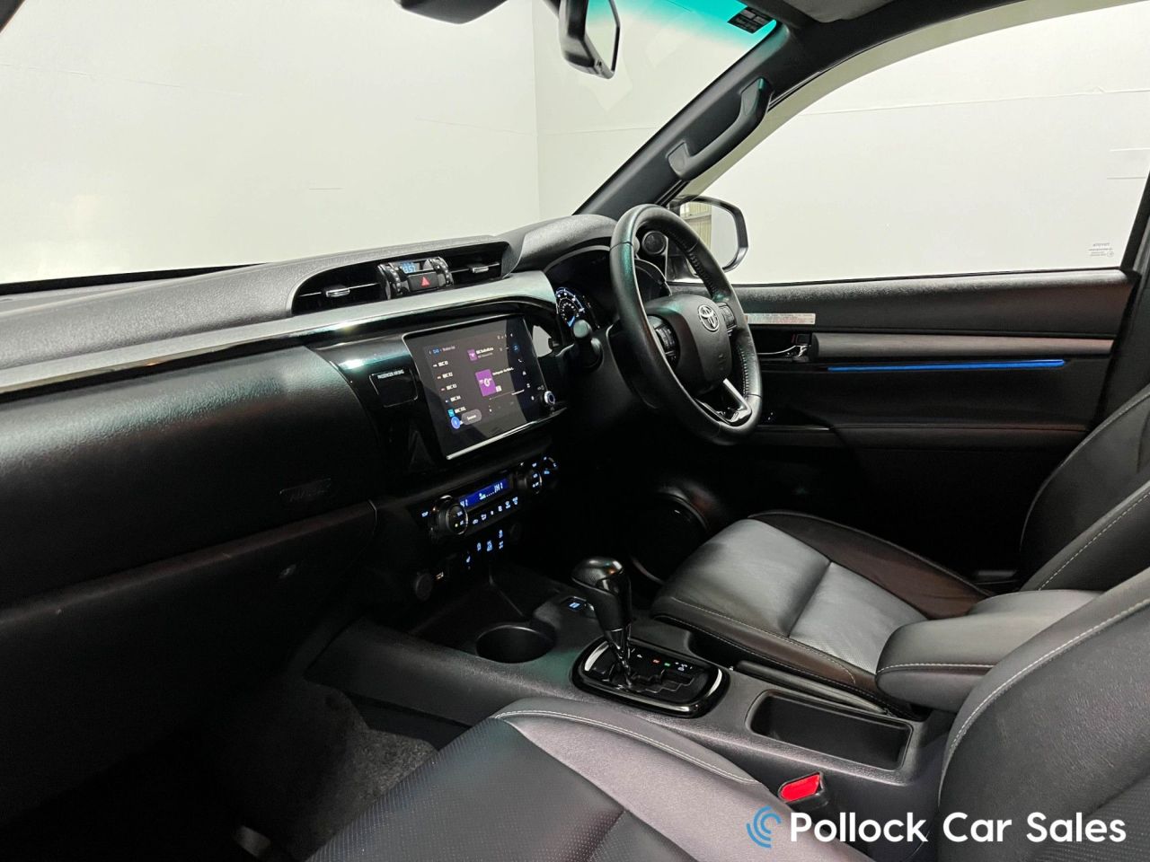 2025 TOYOTA HILUX 2.8 D-4D-h Invincible X Pickup 4dr Diesel Hybrid Auto 4WD Euro 6 (204 ps) C - vehicle photo 31 for sale on PureCar