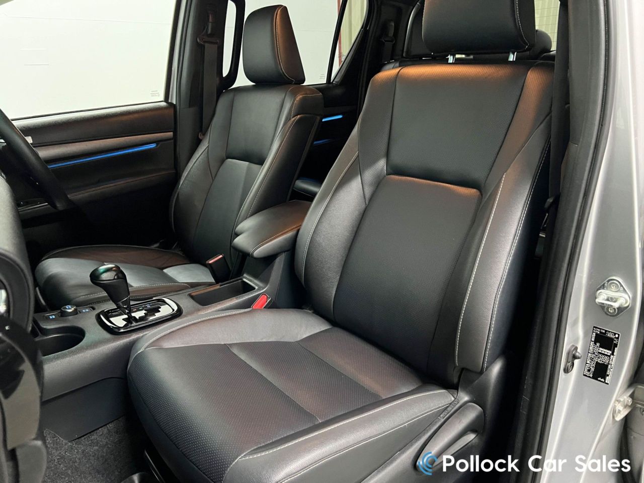 2025 TOYOTA HILUX 2.8 D-4D-h Invincible X Pickup 4dr Diesel Hybrid Auto 4WD Euro 6 (204 ps) C - vehicle photo 34 for sale on PureCar