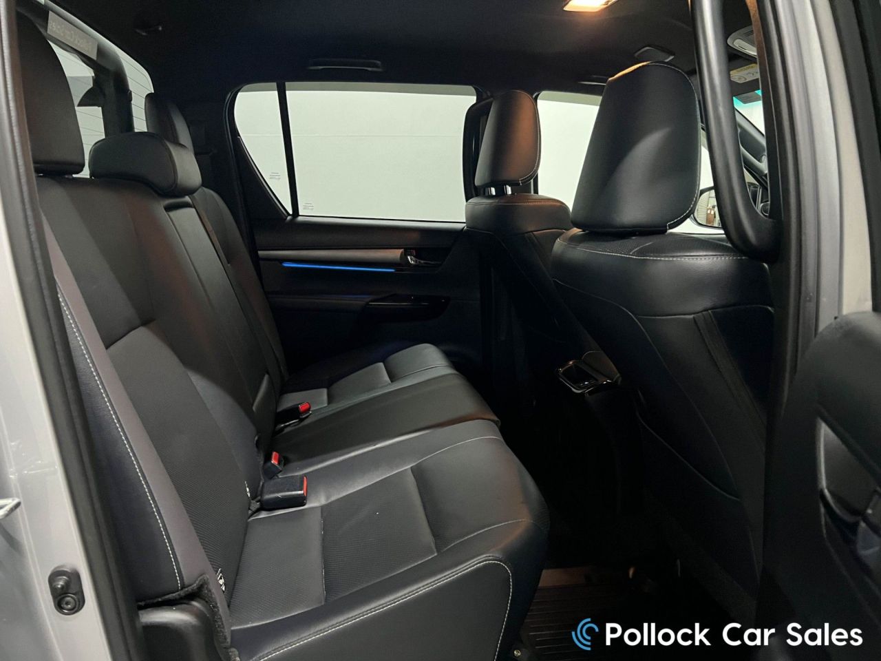 2025 TOYOTA HILUX 2.8 D-4D-h Invincible X Pickup 4dr Diesel Hybrid Auto 4WD Euro 6 (204 ps) C - vehicle photo 38 for sale on PureCar